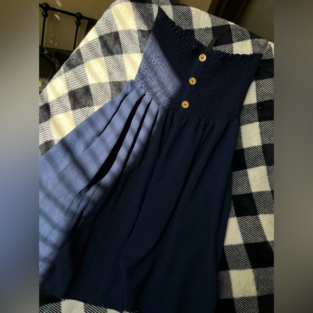 Navy blue strapless summer dress with pockets